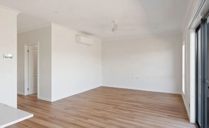 Modern 2 bed home with outdoor deck and private garden