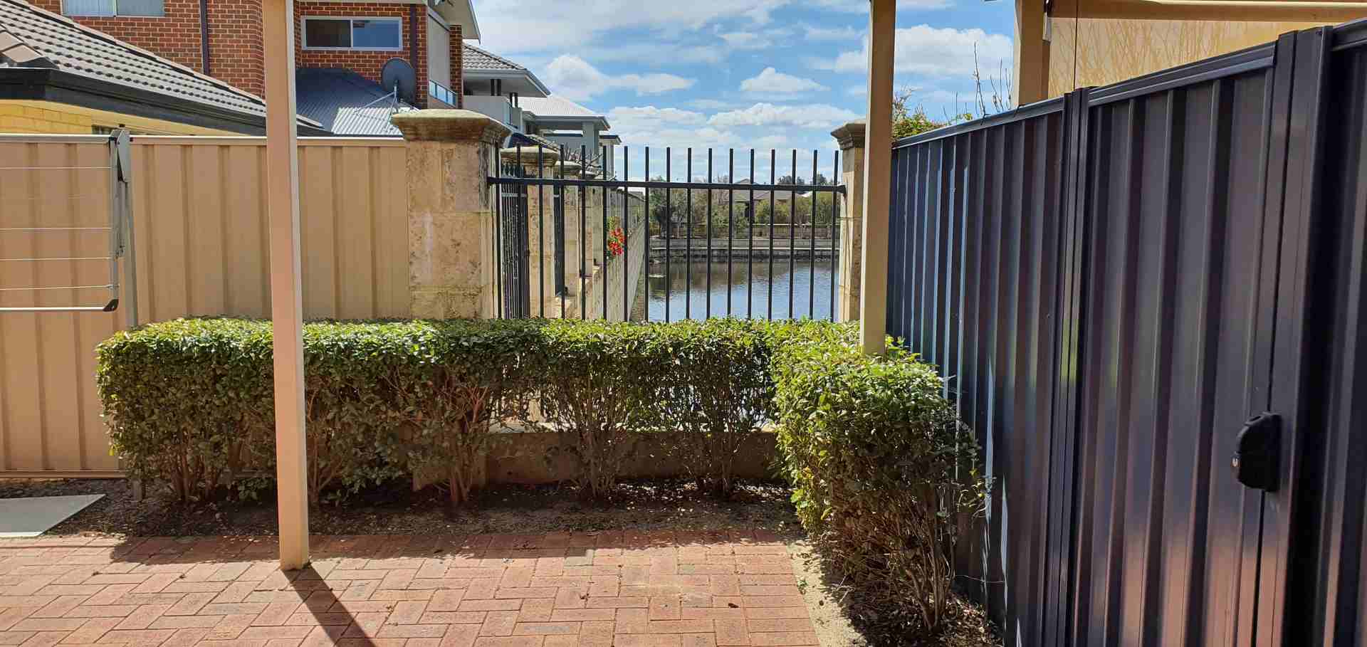 A Perfect Cottage By the Lake in a Cul-de-Sac Location - Unit 11