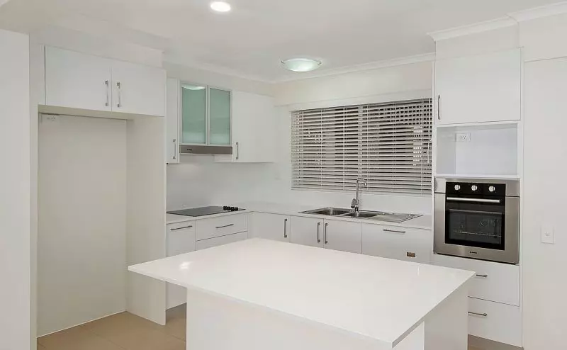 Spacious ground floor 2 bedroom unit