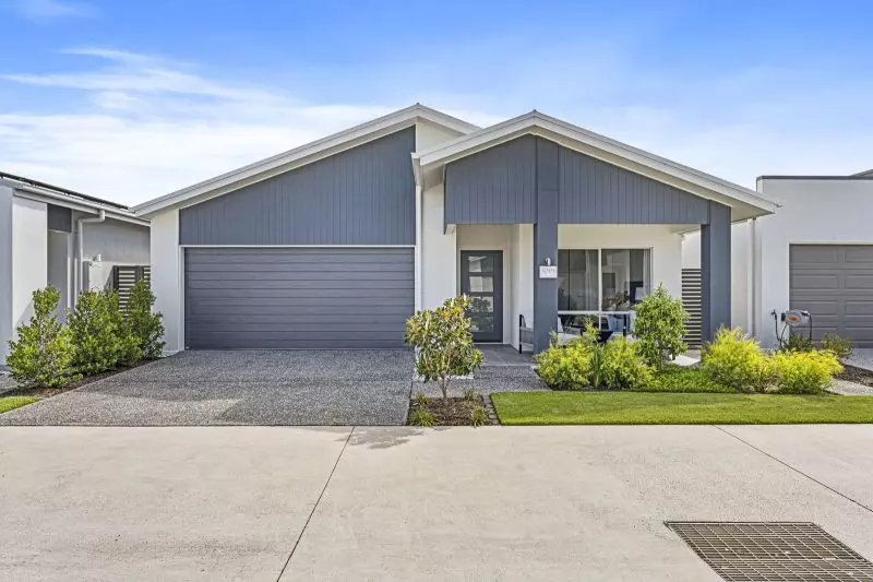 Site 523 - Sunningdale Gable Facade Newly Built Display Home - Under Contract