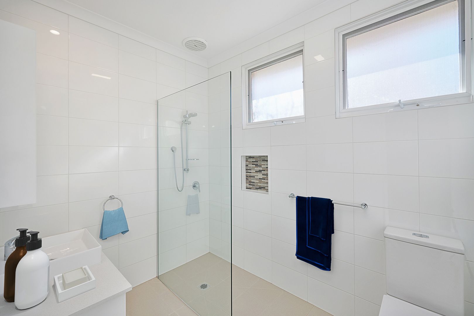 Small, quiet Retirement Village ideally located close to all amenities in Oakleigh