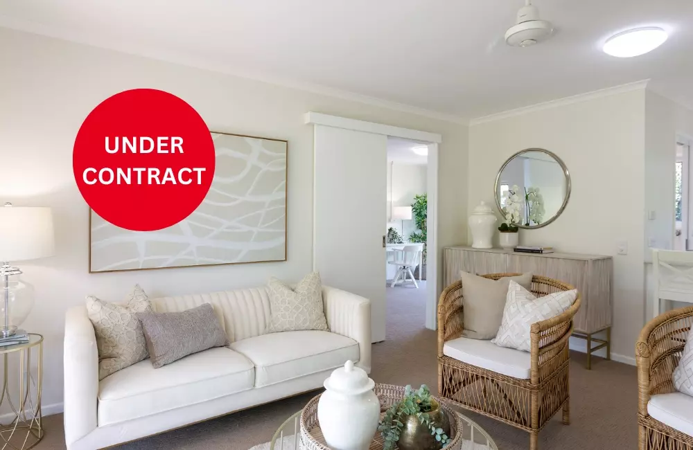 Welcoming & Radiant – Duplex in a Prime Location