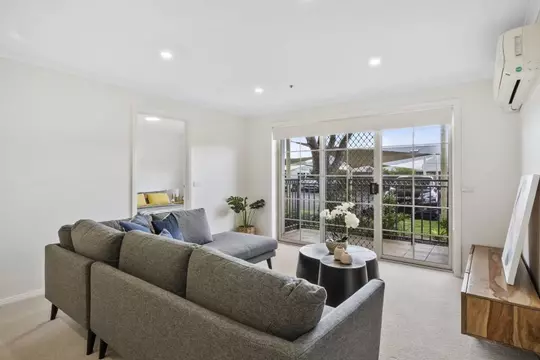 Ground Floor Living by Water and Parkland