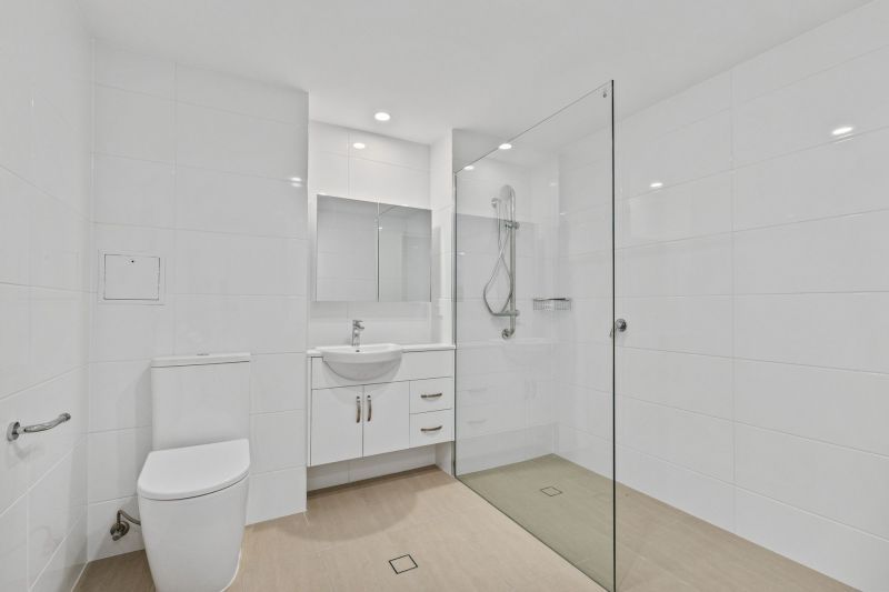 Ground-level spacious two-bedroom apartment