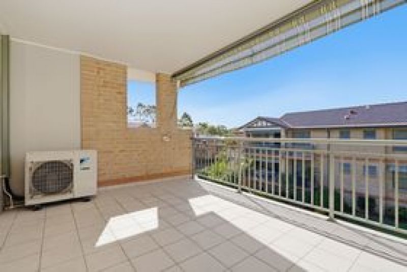 Charming 3 bedroom upper floor unit
