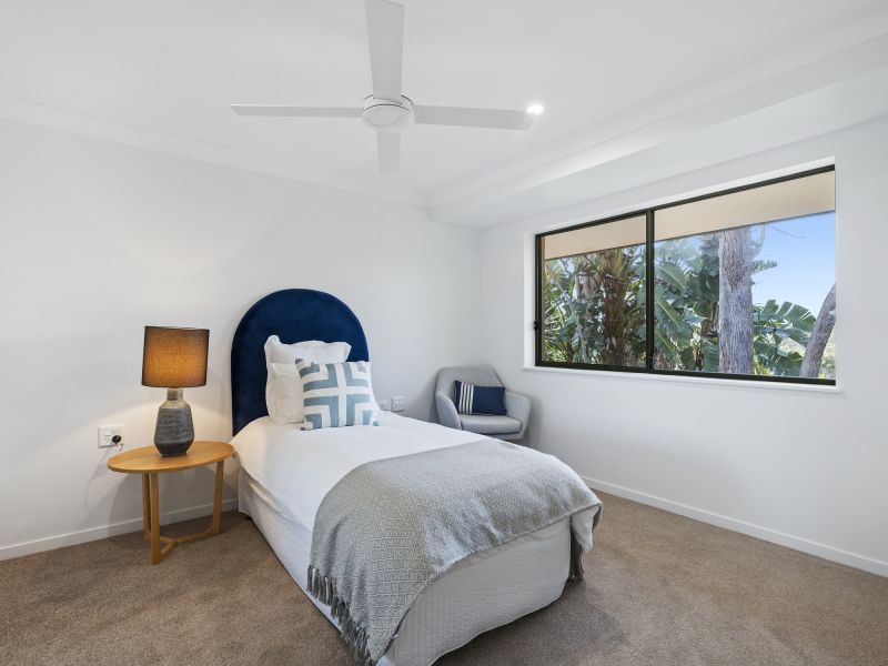 Elevated two-bedroom villa on the bayside