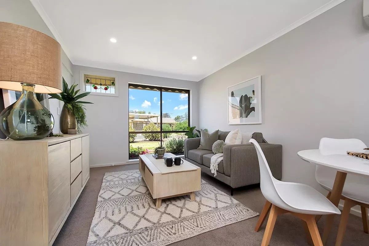 Resthaven Salisbury East ‘Manor Gardens’ Retirement Living offers 16 one-bedroom units, 30 two-bedroom units, and 26 serviced apartments.