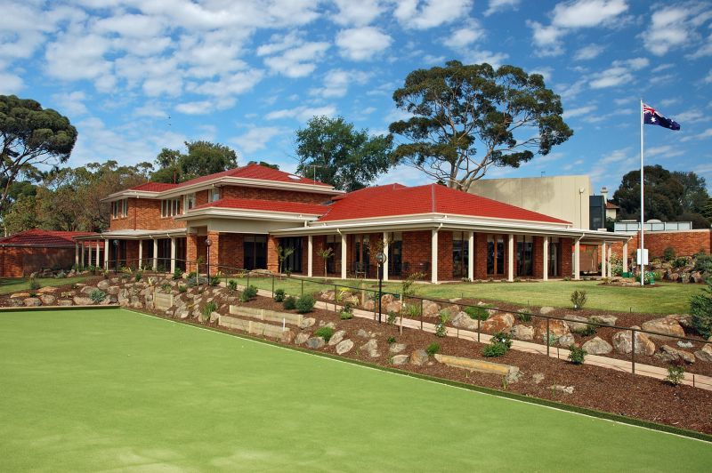 Spacious master bedroom with additional sunny retreat!