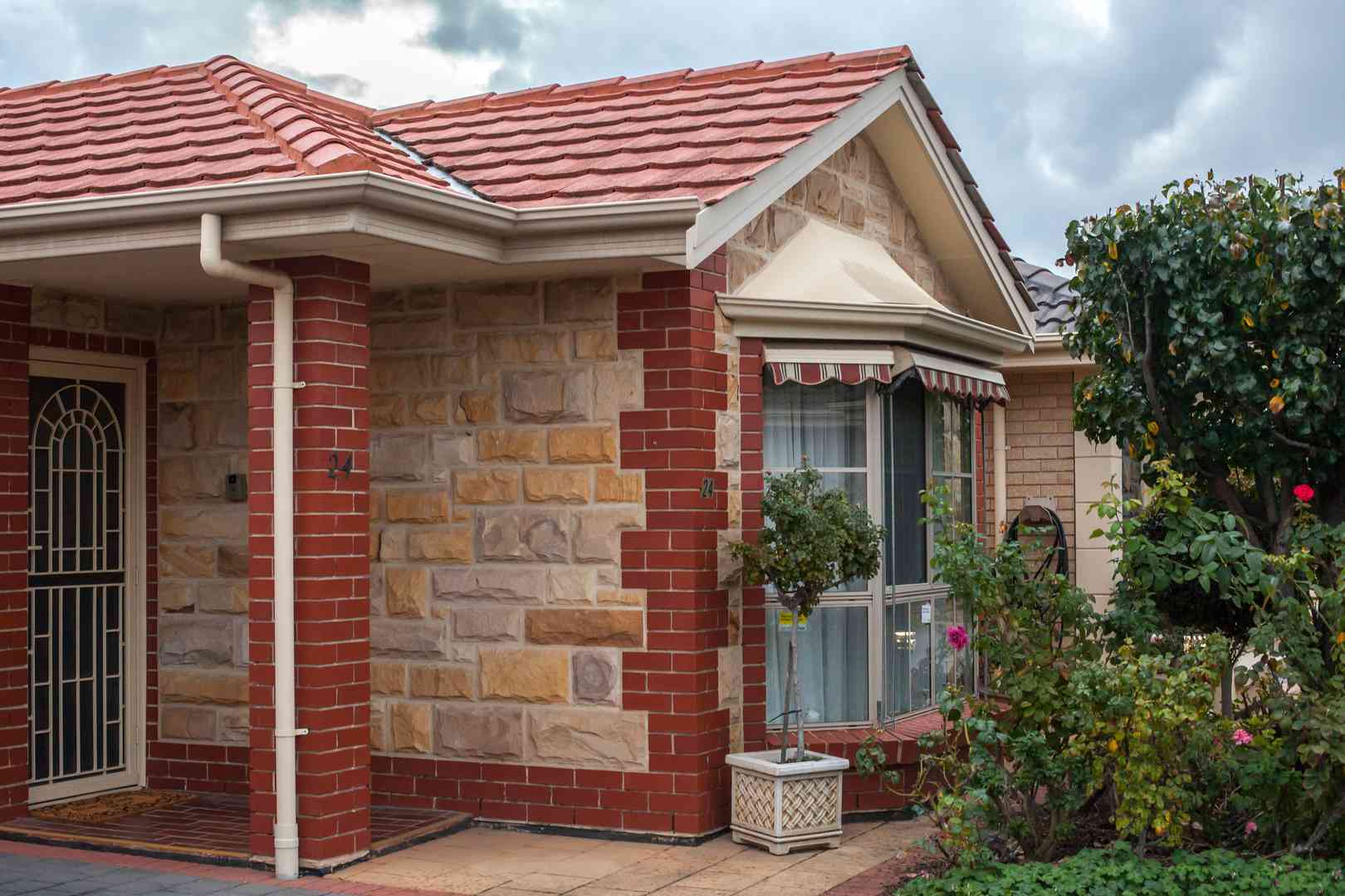 Distinctive Lifestyle Unit 2 Holdfast Gardens