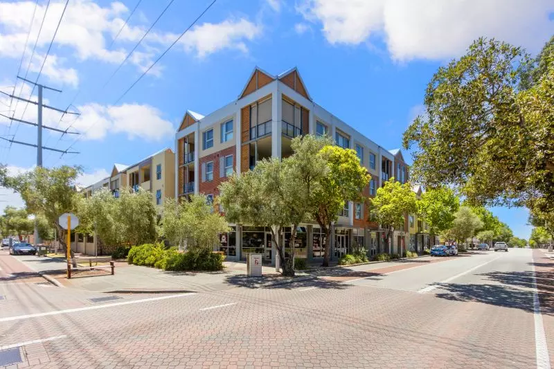 Stunning Views, Central Living!