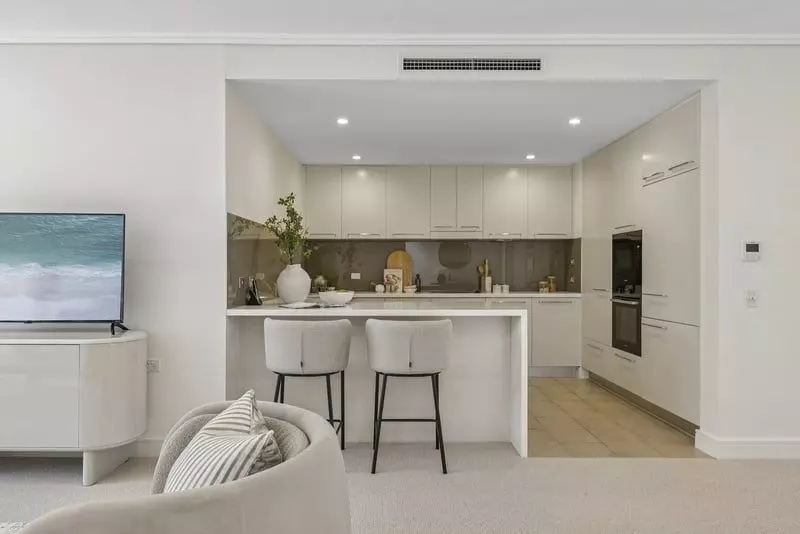 Light-filled Garden Apartment with Space, Privacy and Style