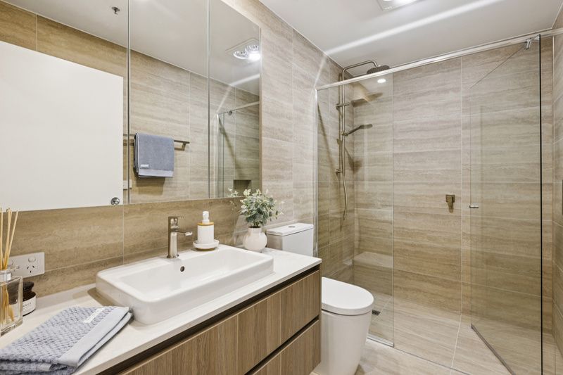 Stylish, Sunlit Malvern Apartment