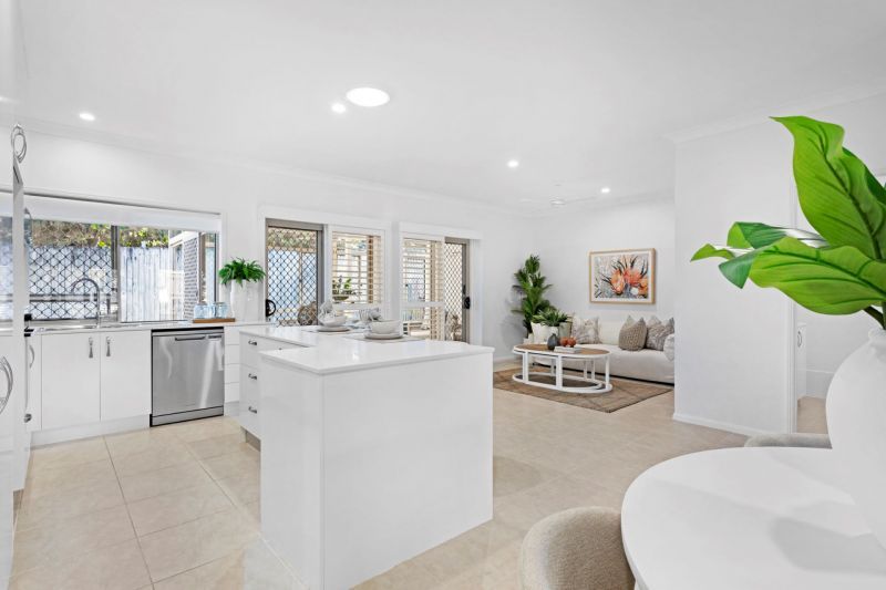 Beautifully presented two-bedroom villa