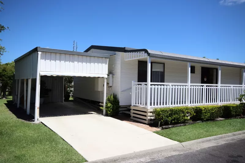 Tasman Holiday Park - North Star - Over 50's Residential Park