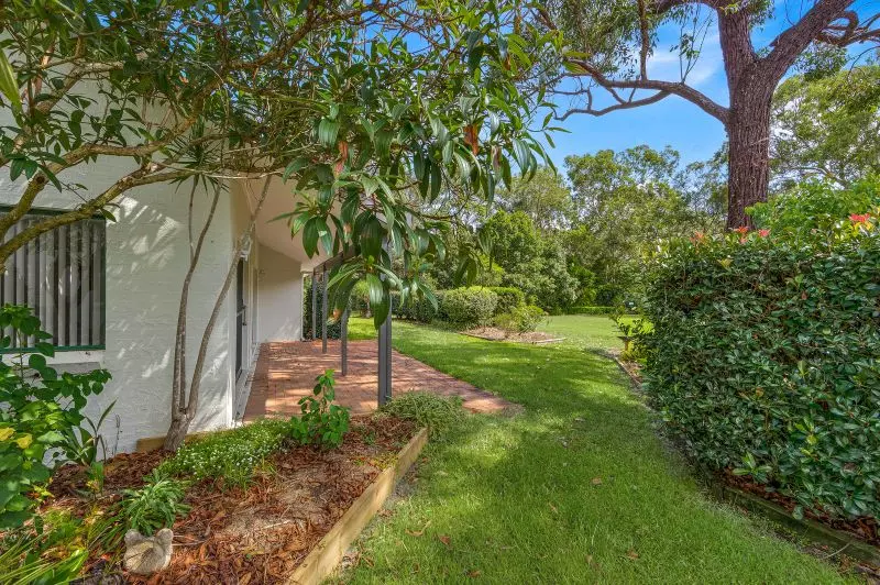 Beautiful Large Garden Villa with Croquet Court Outlook