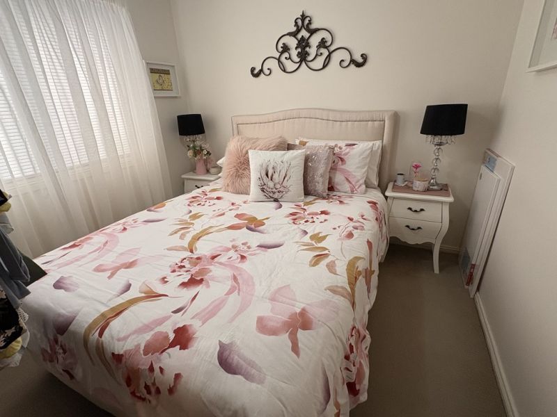 2 Bedroom, 1 Bathroom, 1 Carport.