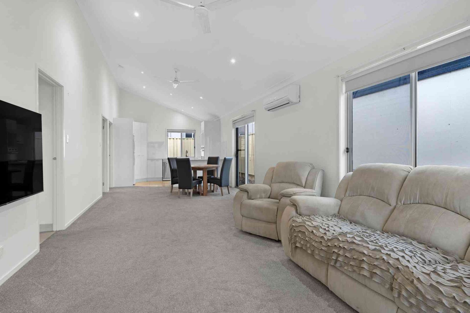 HOME 74 PALM LAKE RESORT TRUGANINA