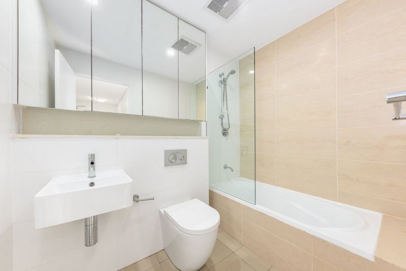 Spacious Open Plan living. This apartment has an excellent layout. Quiet location.