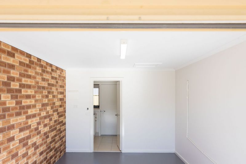 Stunning modern interior renovations in this spacious contemporary unit.