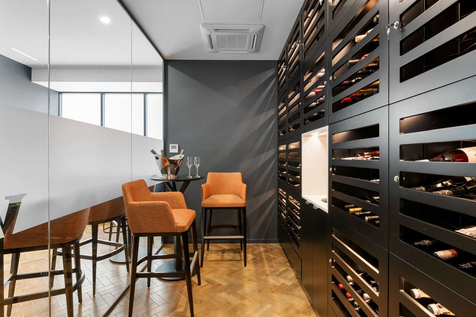 Architecturally Designed Retirement Apartment with Sweeping City Views