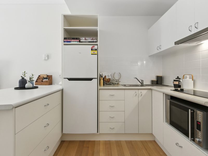 Bright and Fresh Retreat with Private Courtyard