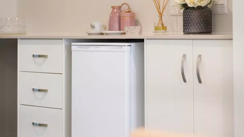 Palm Lake Care Deception Bay - Superior Single Suite with Private Ensuite