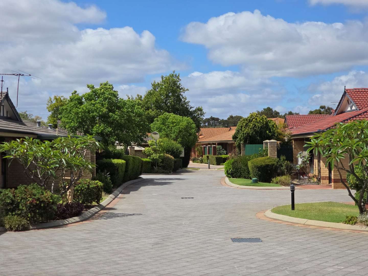 Welcoming two bedroom Vila - Perfect location in Bentley