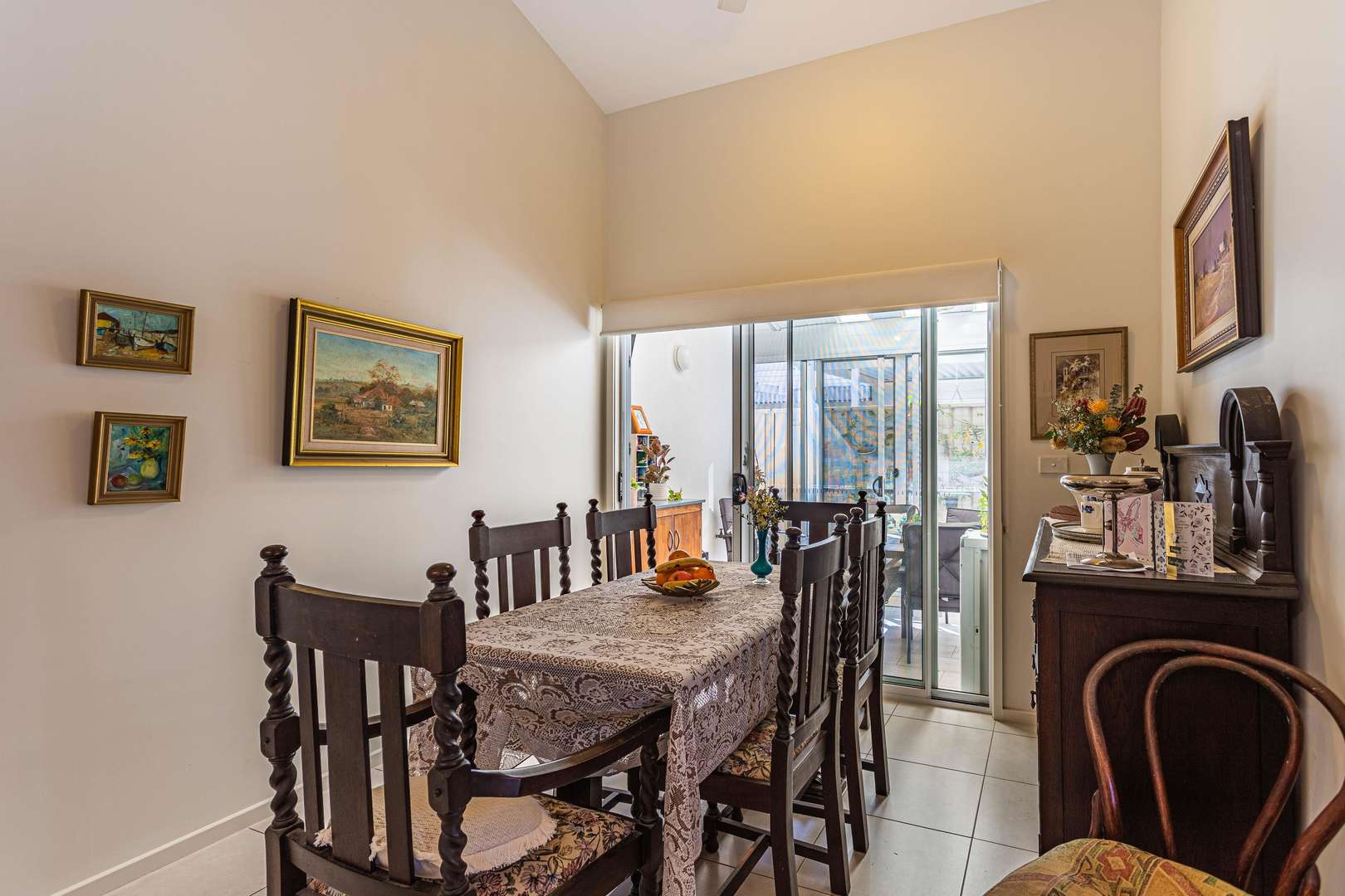 Palm Lake Resort Fern Bay - Close to all amenities