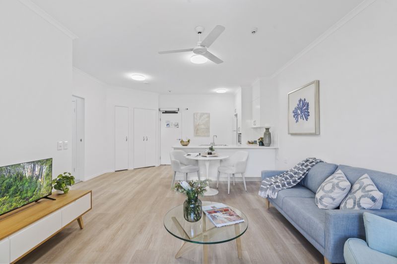 Spacious ground-level apartment