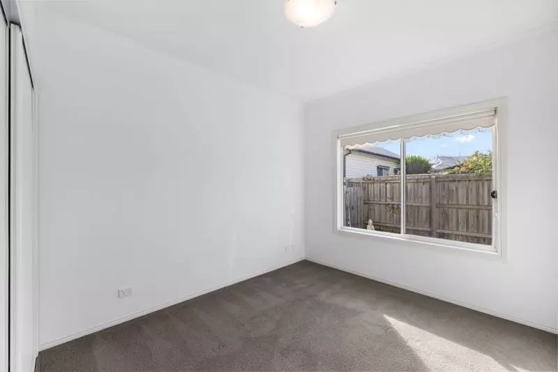 Spacious Modern Living - Peaceful Surrounds