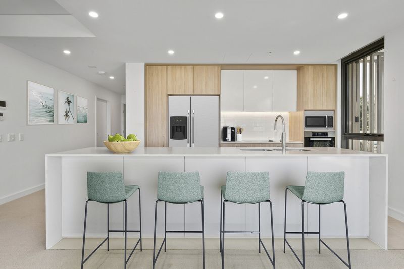 Luxury Retreat with Balcony Views to Collaroy Beach