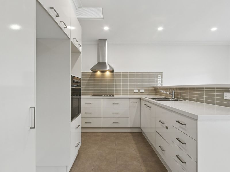 Beautifully Presented Villa with Spacious Yard in Prime Location