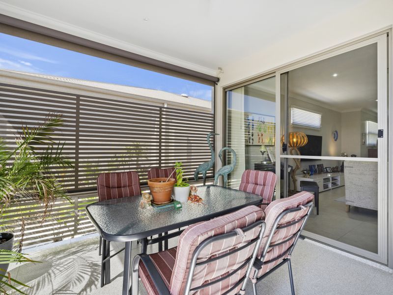 Modern Lowset Boasting a Northern Aspect