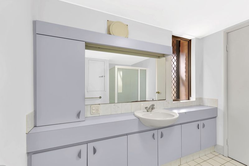 Delightful Apartment with Garden Views and easy Village Access