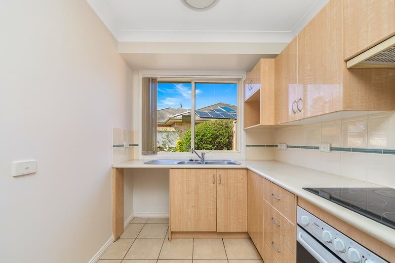 Corner Retreat Opposite Ashton Gardens Hub