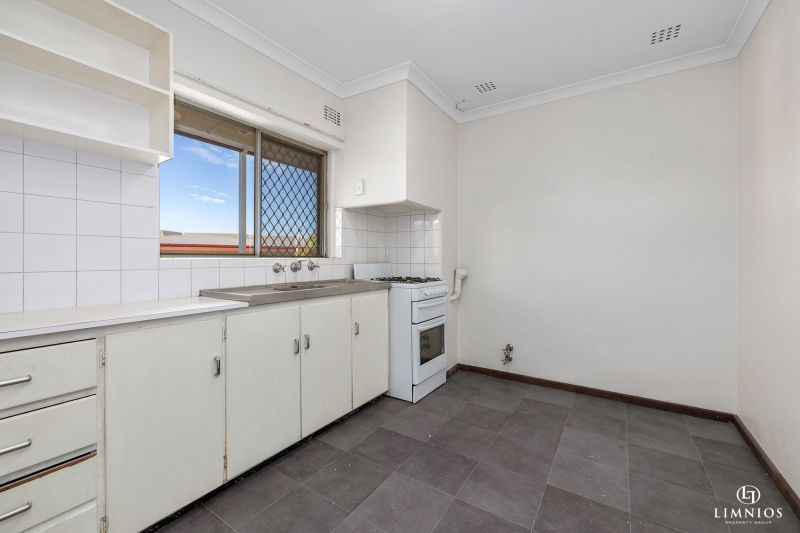 Scenic Hilltop Apartment