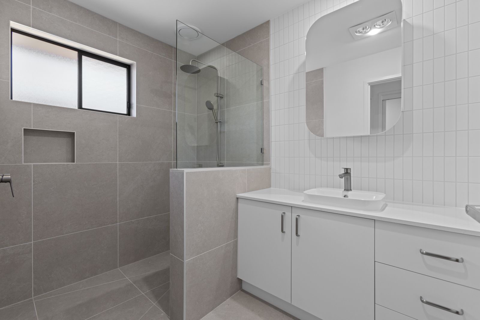 Beautifully Renovated 2-Bedroom Unit