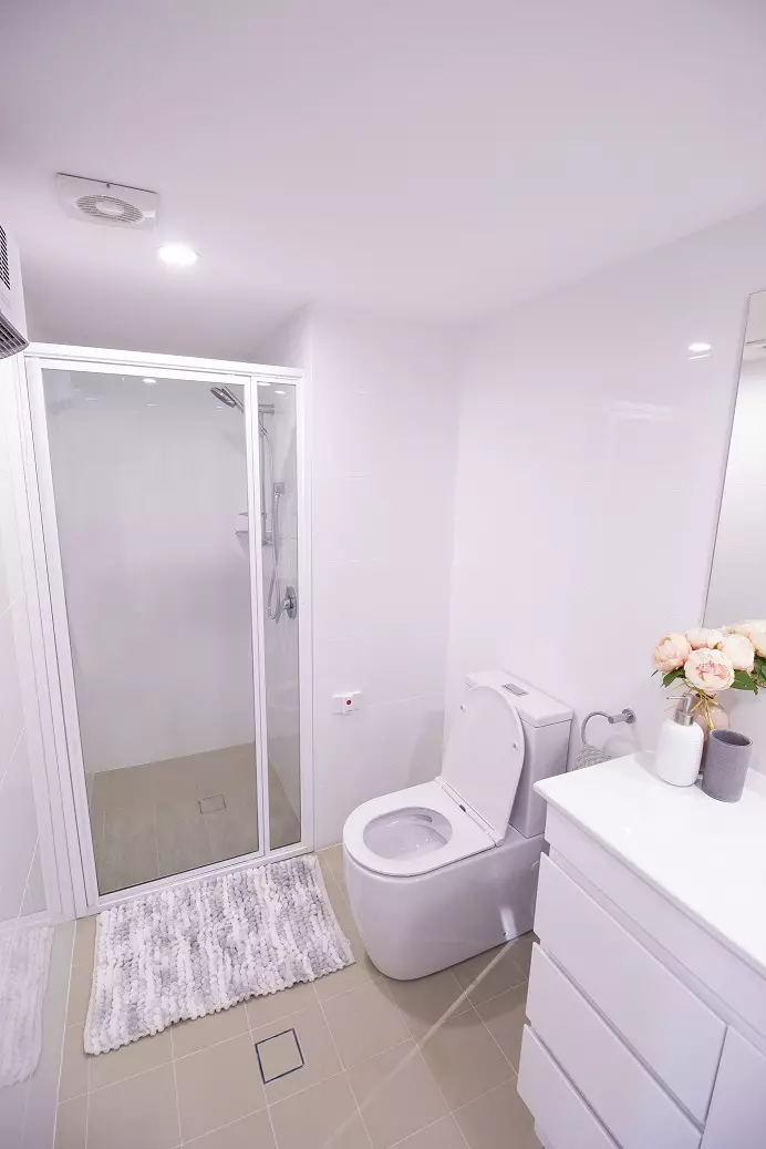 Refurbished One Bedroom Apartment with District Views