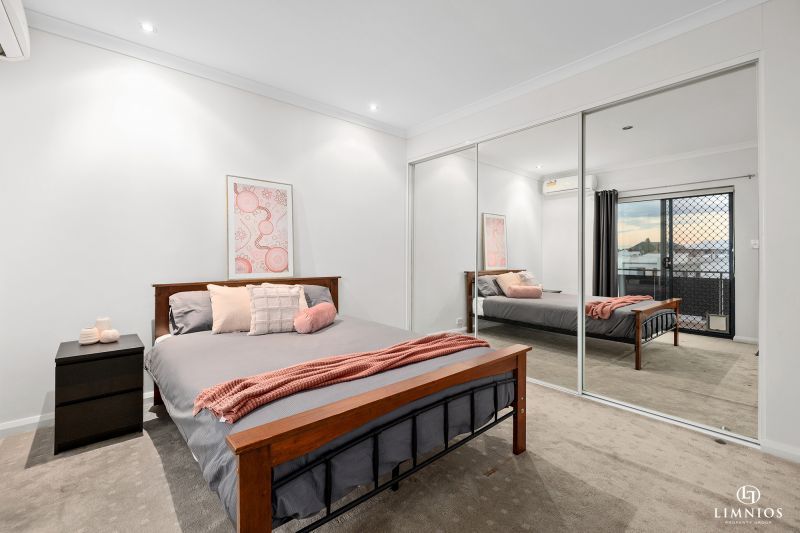 Top Floor with City Vistas!