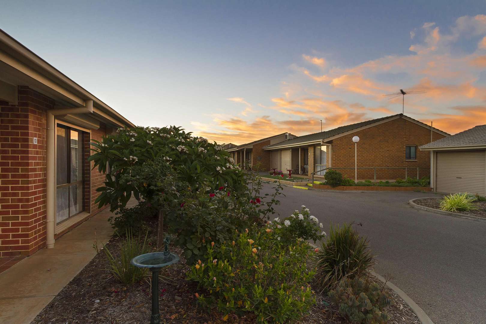 Resthaven North Haven ‘The Haven’ Retirement Living boasts 12 one-bedroom units, 26 two-bedroom units, and 28 serviced apartments in a delightful location near the North Haven beaches.