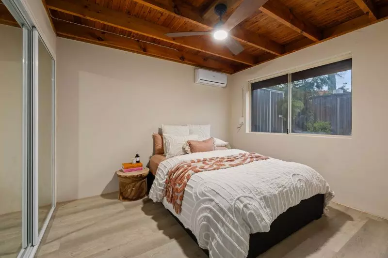 Captivating Cabin-Style  Cottage