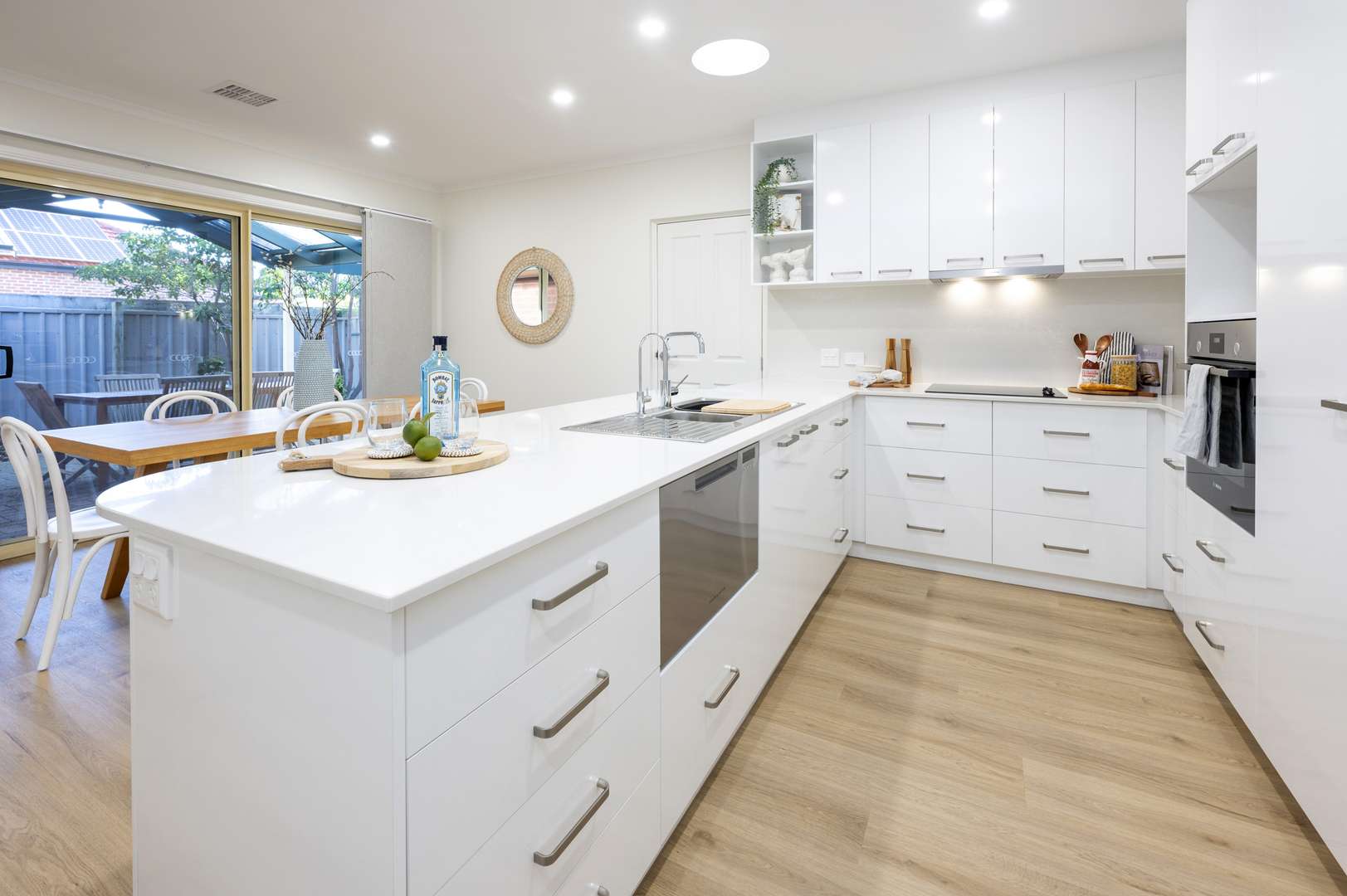 Eldercare Old Oxford Court: spacious two-bedroom villa near the beach