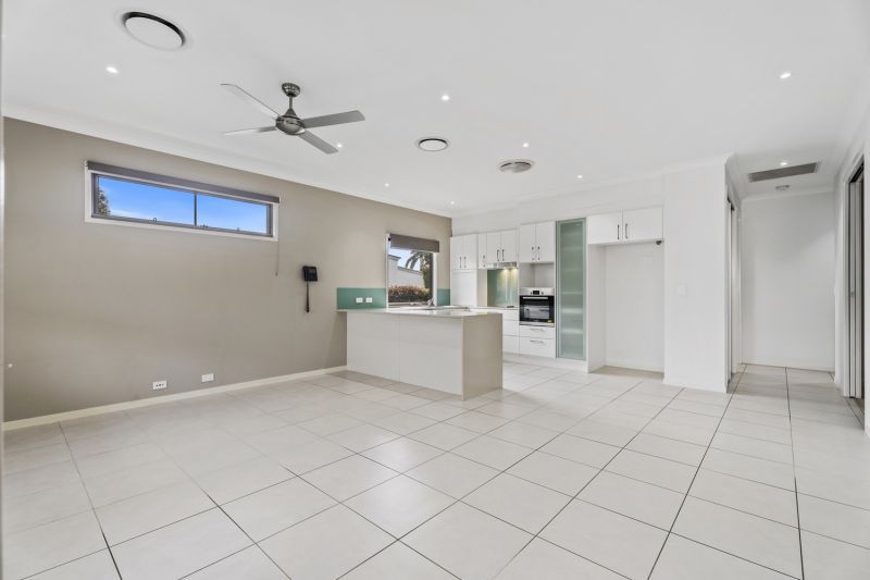 Sunlit Corner Haven - Seamless Living