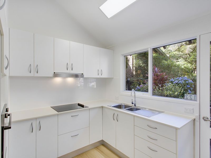 Sunlit villa – ground-floor, light-filled living