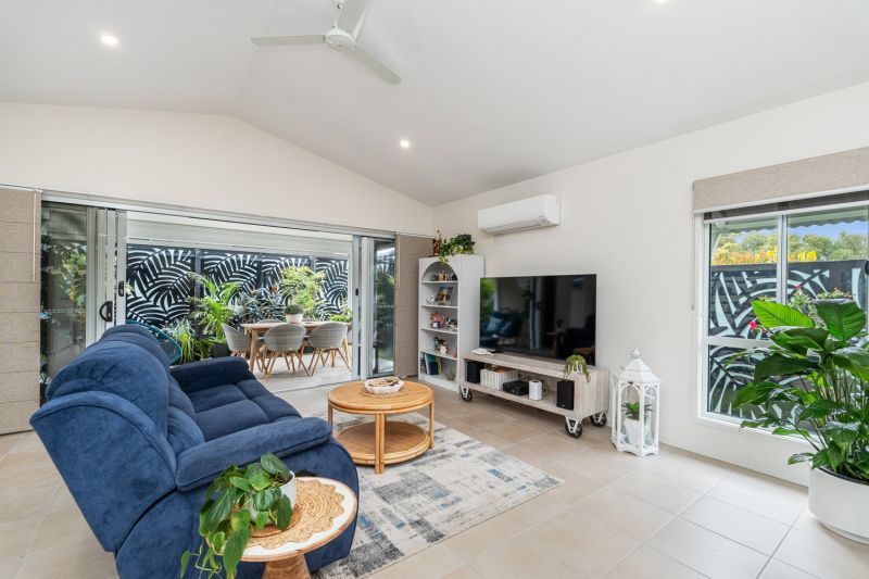 Beautifully Presented Home with Waterway Views