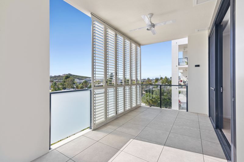 South-facing apartment with stunning Burleigh Golf Course vistas