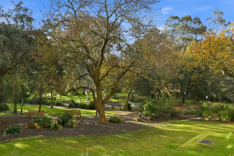 Spacious one-bedroom apartment with stunning garden views overlooking the Yarra River Parklands