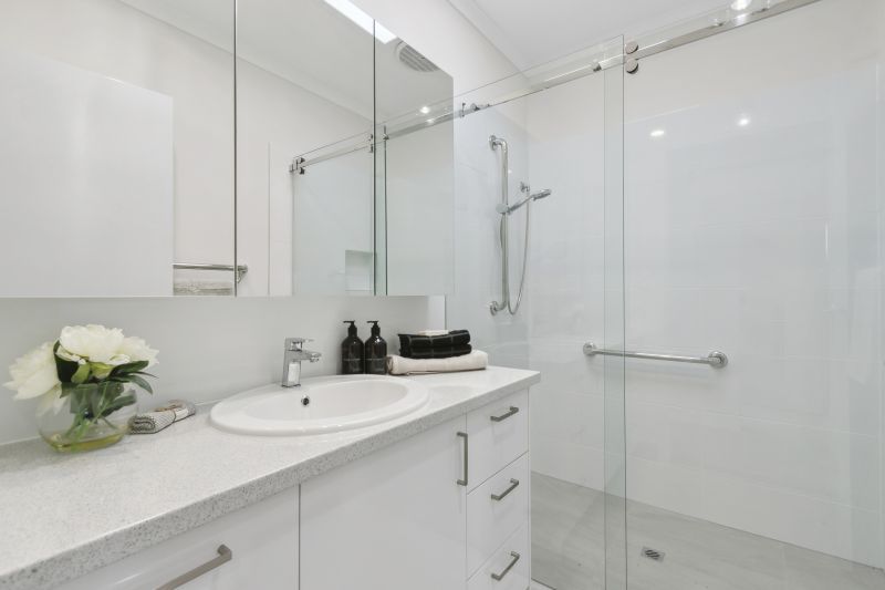 Newly refurbished 2-bed villa with open-plan kitchen