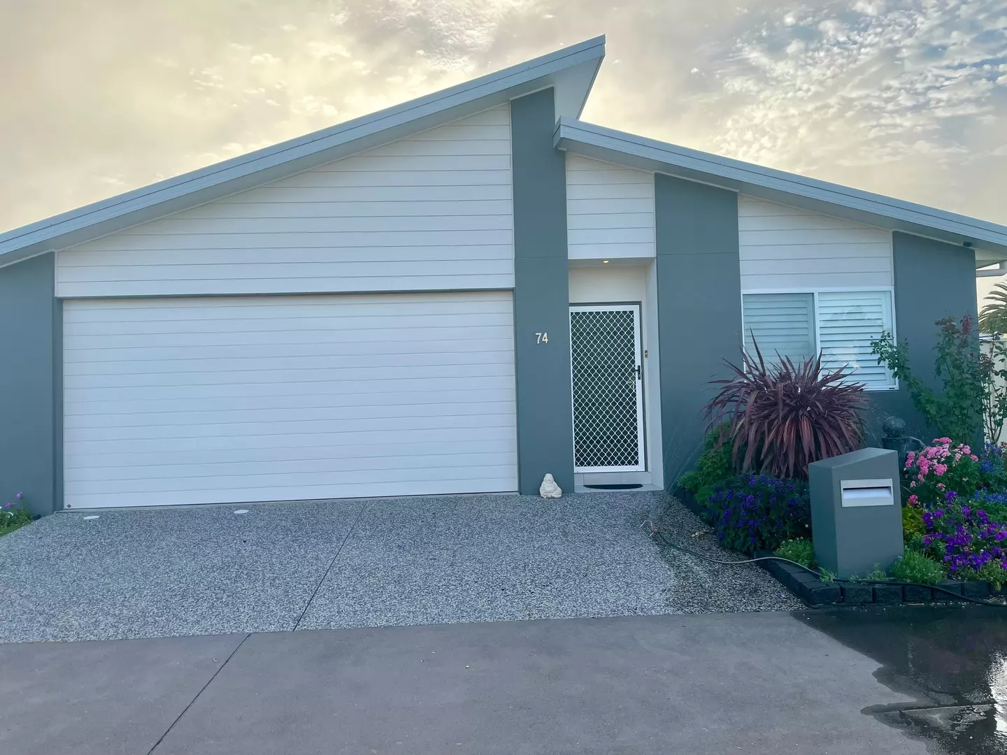 Palm Lake Resort Fern Bay - Close to all amenities