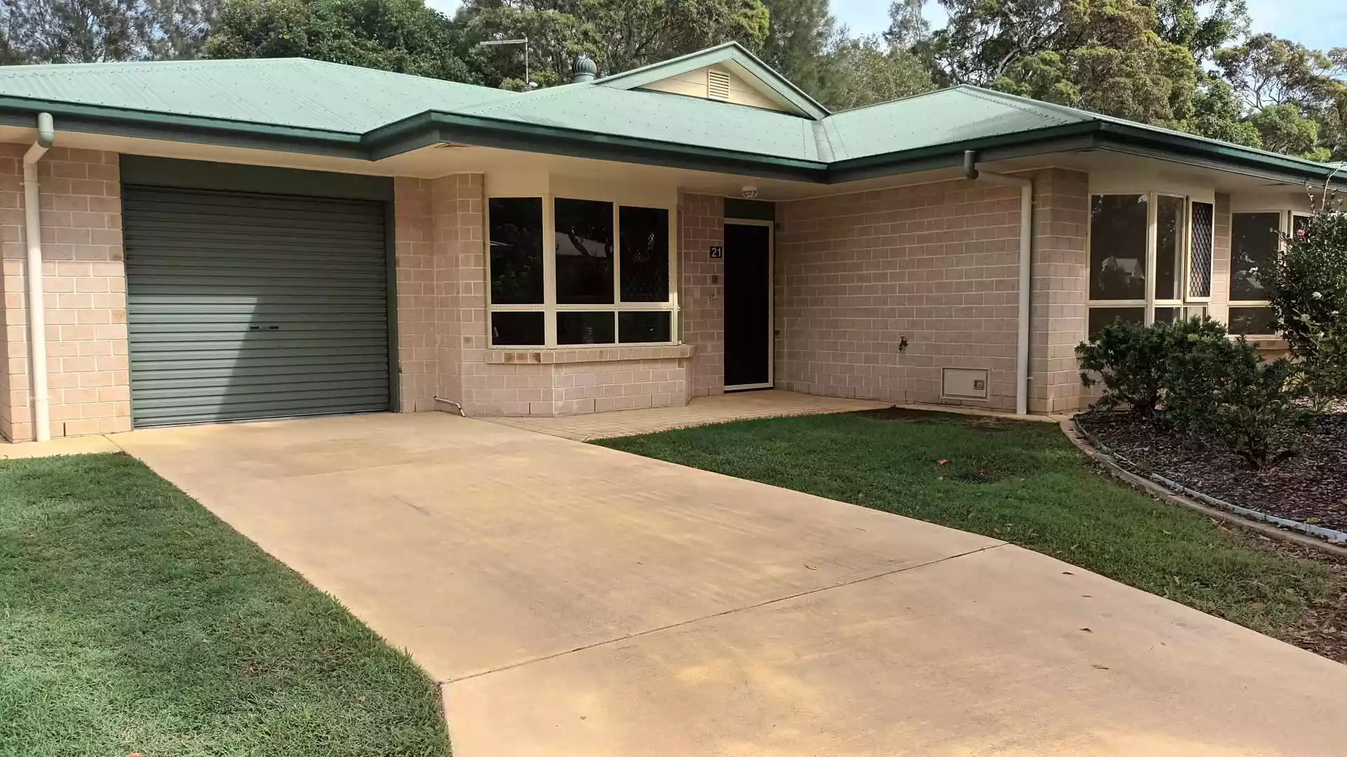 Large 3 bedroom stand alone unit, positioned by the creek - Unit 21